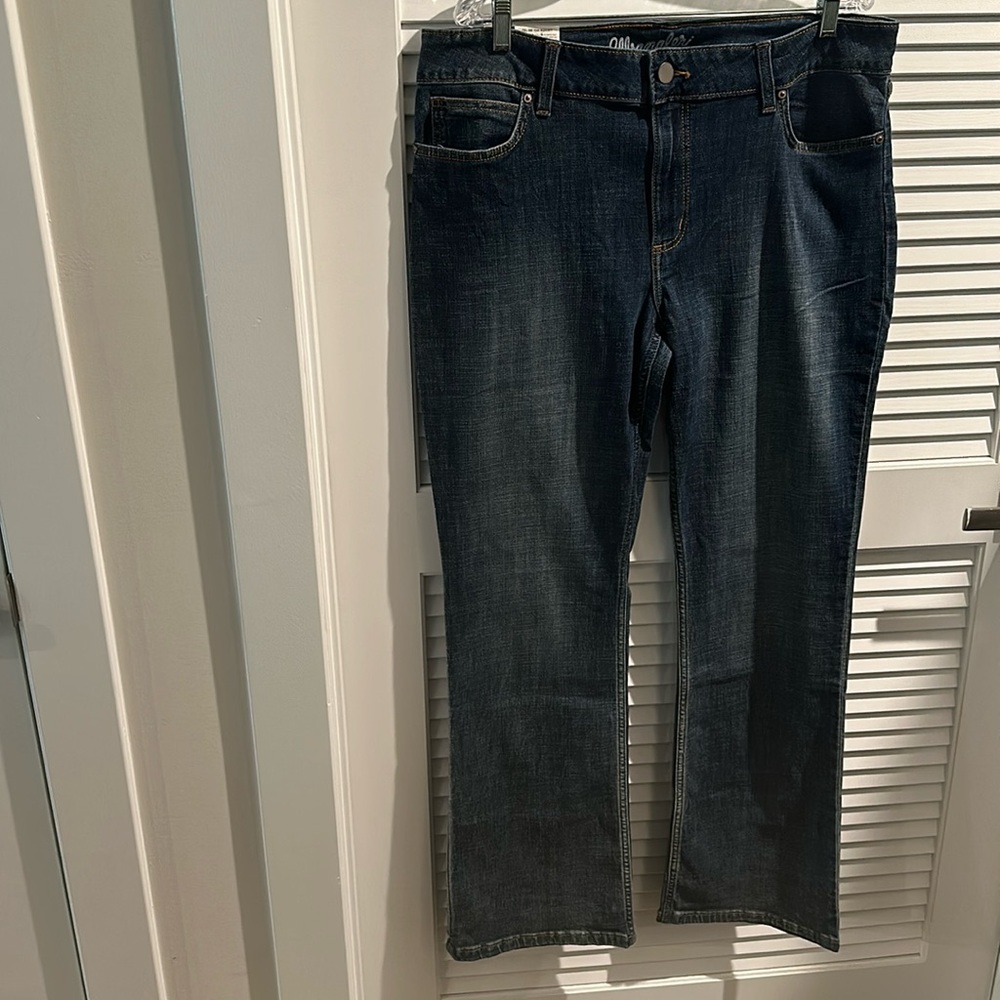 NWT Wrangler Boot Cut Five Pocket Jeans. Size 17/34.
